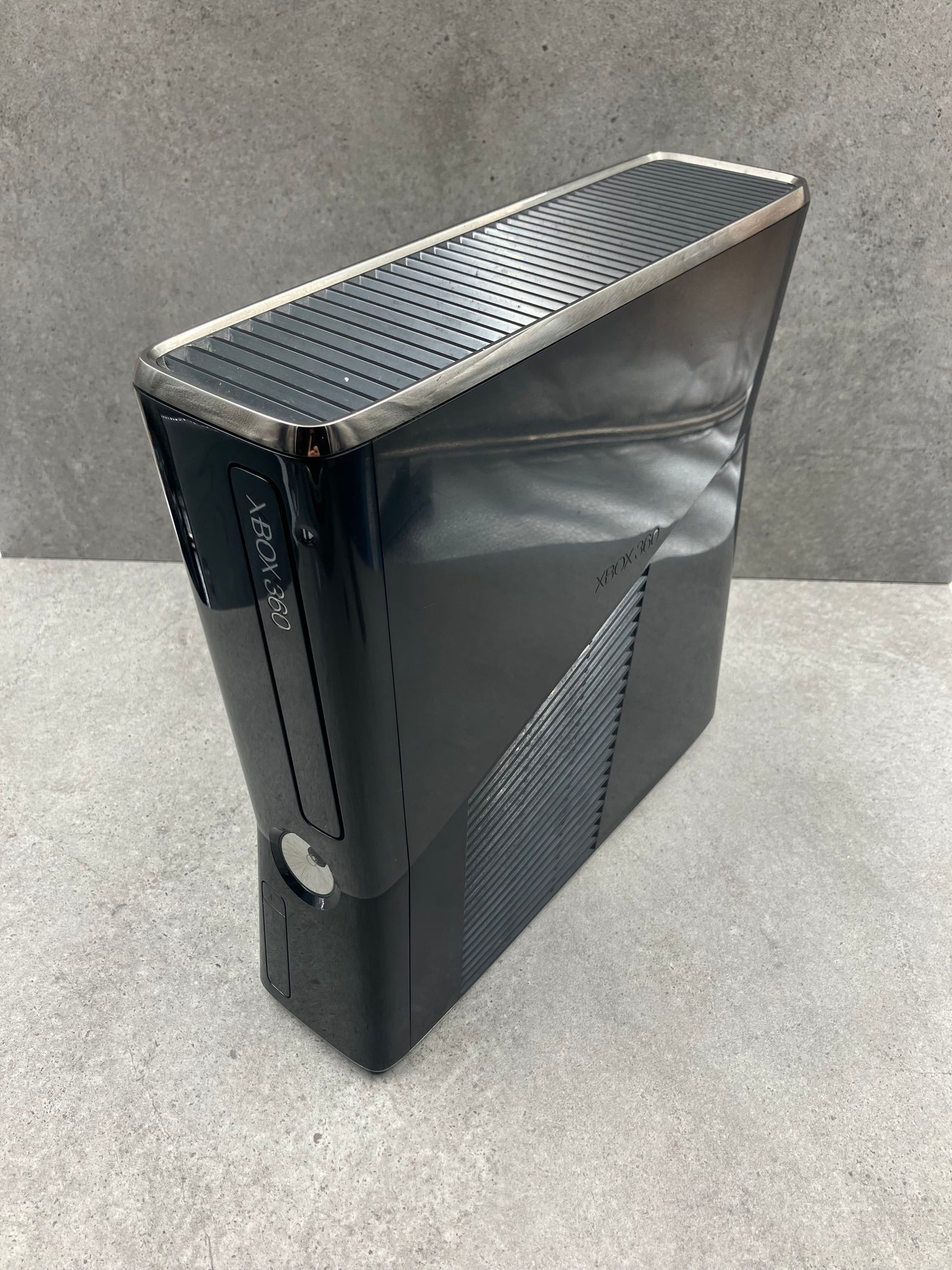 Xbox 360 S Console - 250GB Gloss Black